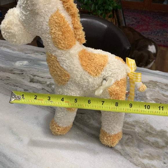 Douglas The Cuddle Toy Musical Giraffe - Picture 7 of 7